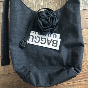 BAGGU Black Small Nylon Sling Bag with Rosette
